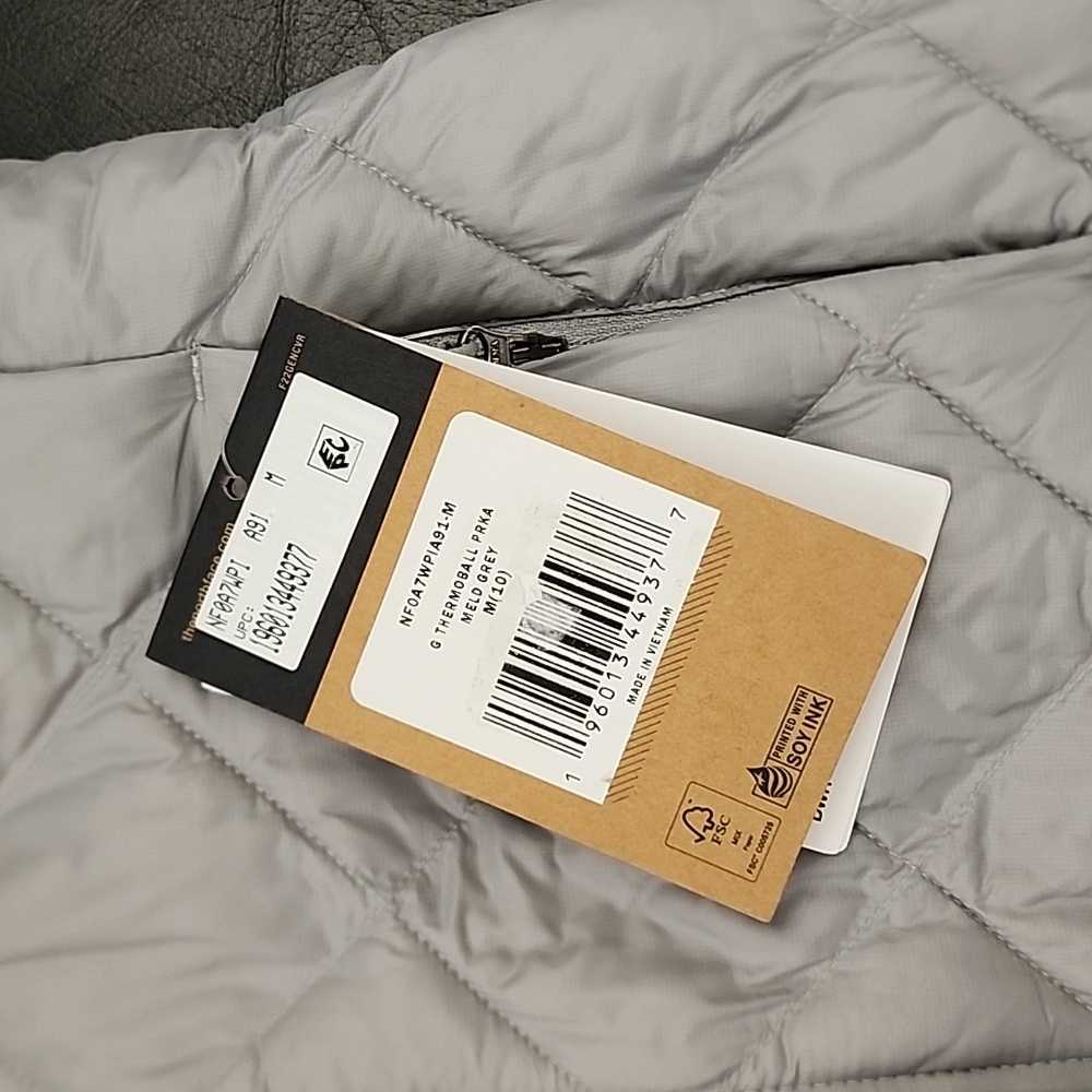 The North Face Thermoball Parka - Picture 6 of 8